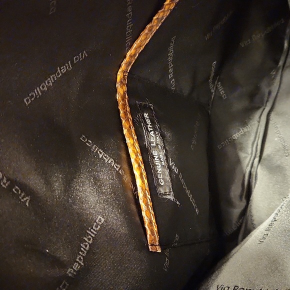 Via Repubblica Snake Skin Fringe Satchel - Picture 4 of 10